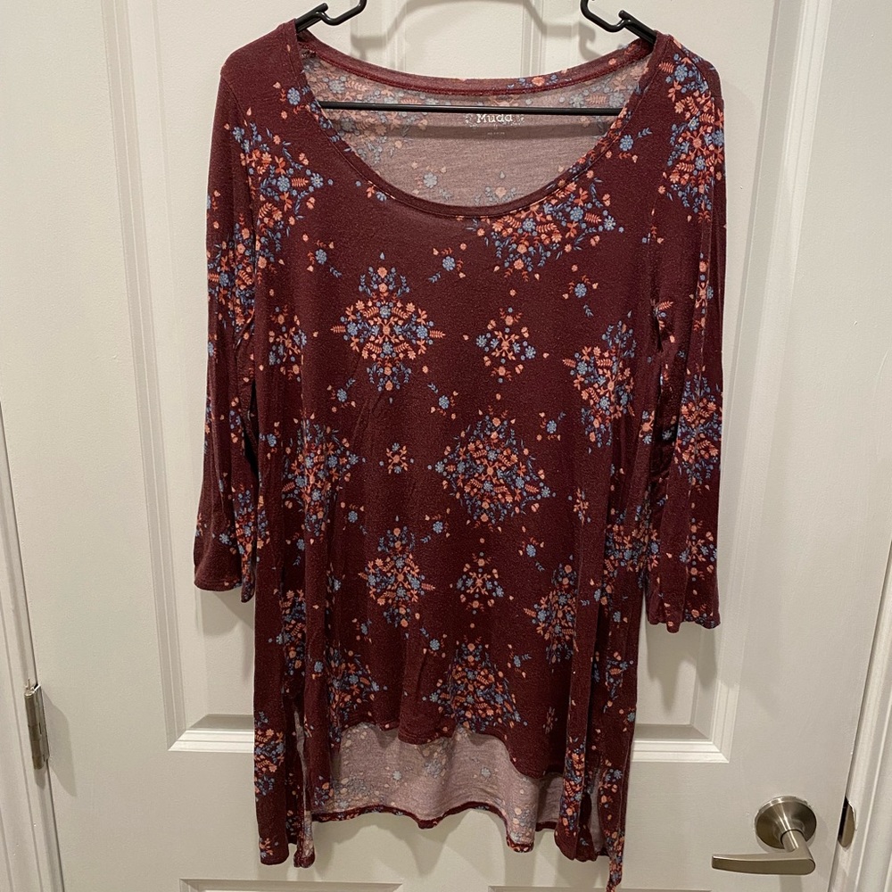 Burgundy Floral 3/4 Sleeve Tunic Top